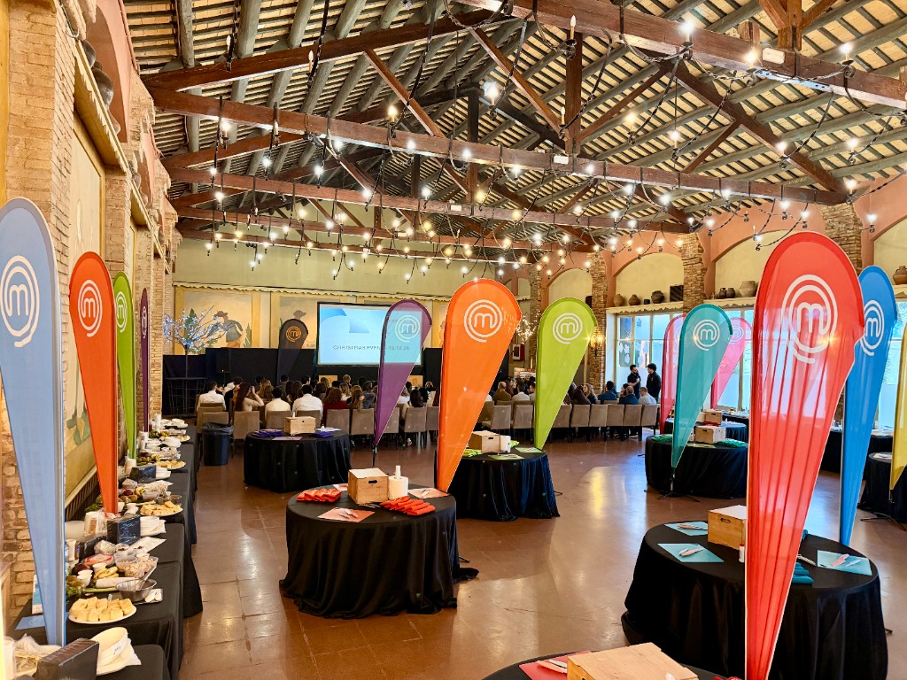 Cena de lujo minimalista